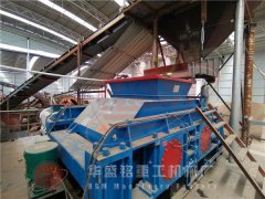 安徽桐城第十二臺1212液壓對輥破碎機(jī)正式投入生產(chǎn) 